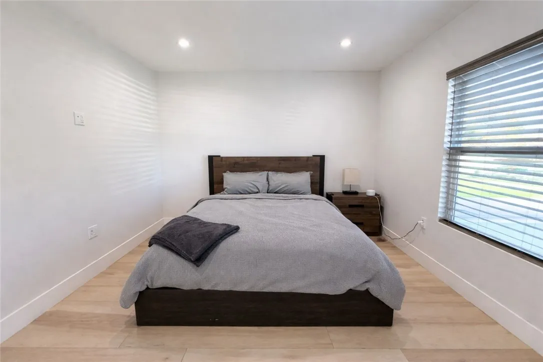 1020 N Raitt, Santa Ana, California 92703 home-pic-25