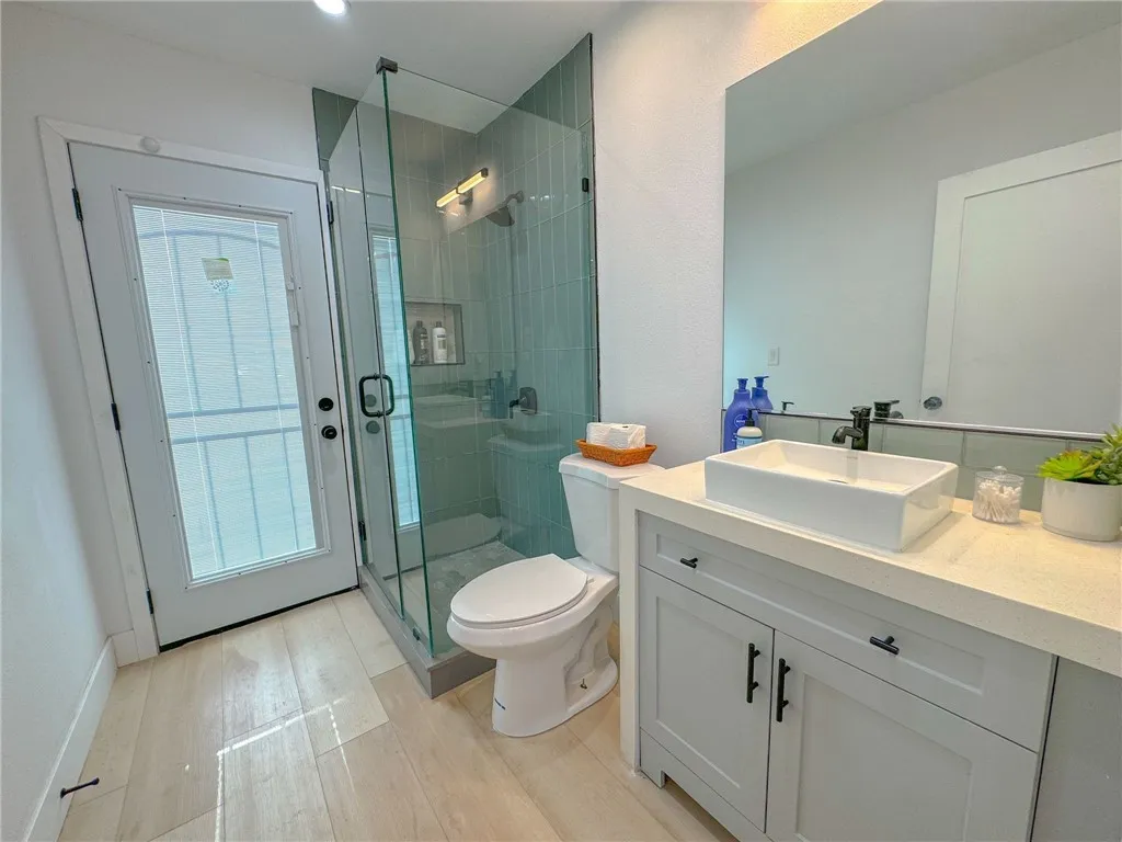 1020 N Raitt, Santa Ana, California 92703 home-pic-31
