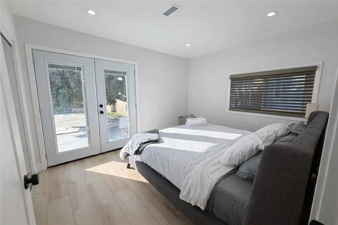 1020 N Raitt, Santa Ana, California 92703 home-pic-21