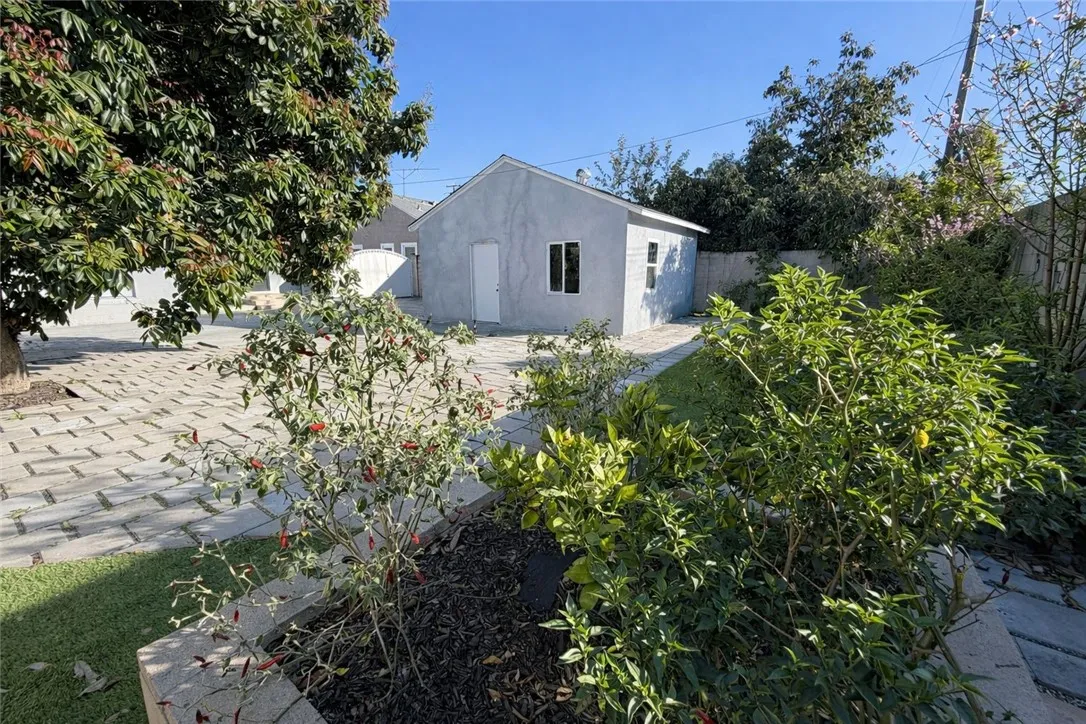 1020 N Raitt, Santa Ana, California 92703 home-pic-6