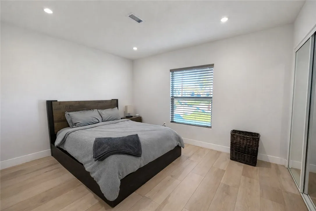 1020 N Raitt, Santa Ana, California 92703 home-pic-24