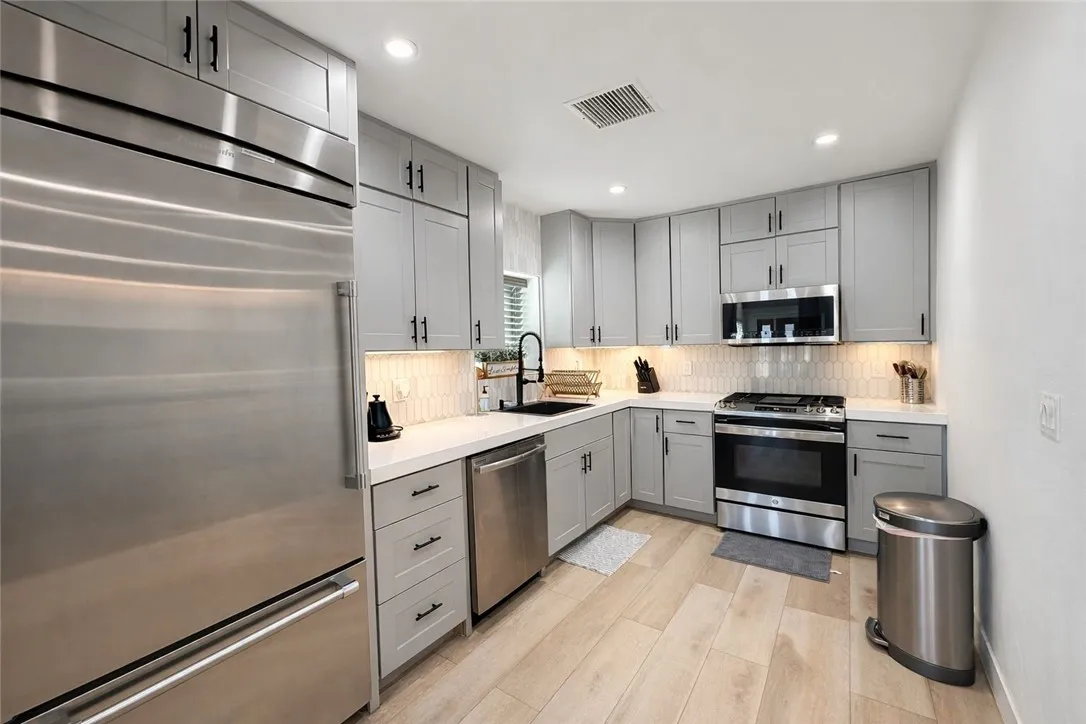 1020 N Raitt, Santa Ana, California 92703 home-pic-13