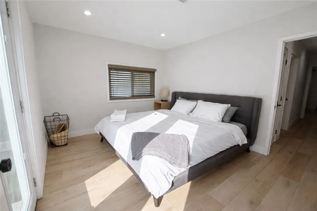 1020 N Raitt, Santa Ana, California 92703 home-pic-20