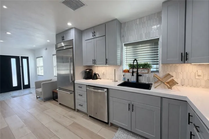 1020 N Raitt, Santa Ana, California 92703