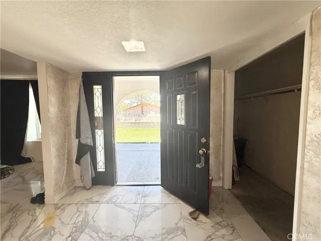 135 S Broadway Street, Ridgecrest, California 93555 — photo 4