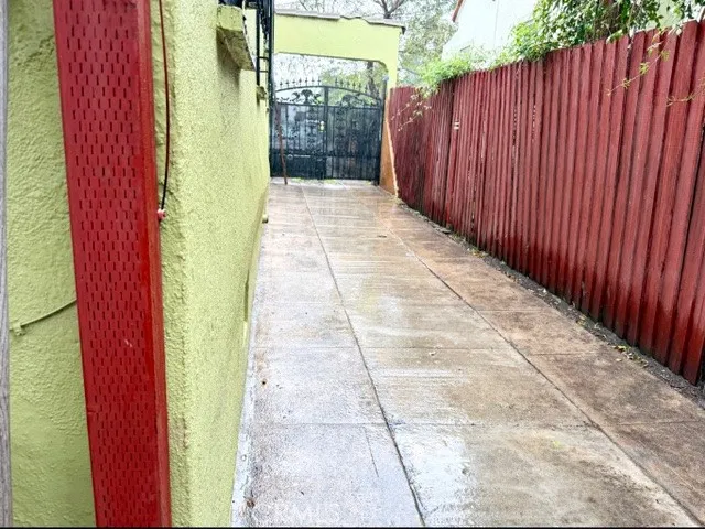 3005 11th Avenue, Los Angeles, California 90018 home-pic-21