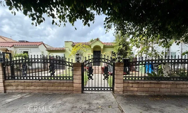 3005 11th Avenue, Los Angeles, California 90018 home-pic-1
