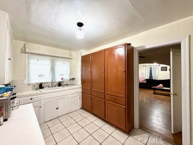 3005 11th Avenue, Los Angeles, California 90018 home-pic-9