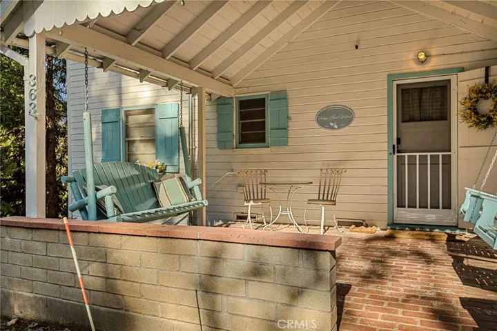 Who Doesn't Love a Front Covered Porch?