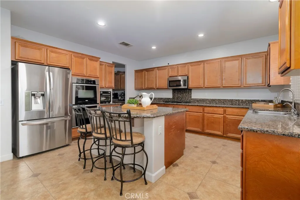 6087 Stampede, Eastvale, California 92880 home-pic-12