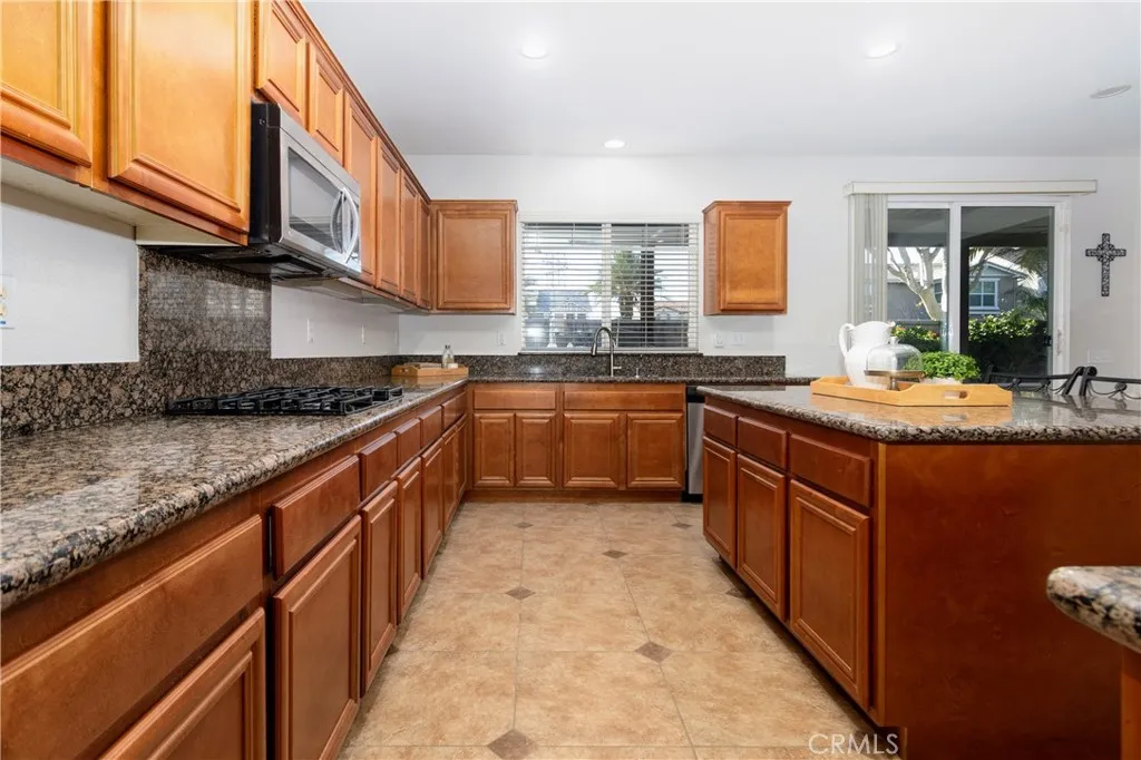 6087 Stampede, Eastvale, California 92880 home-pic-13