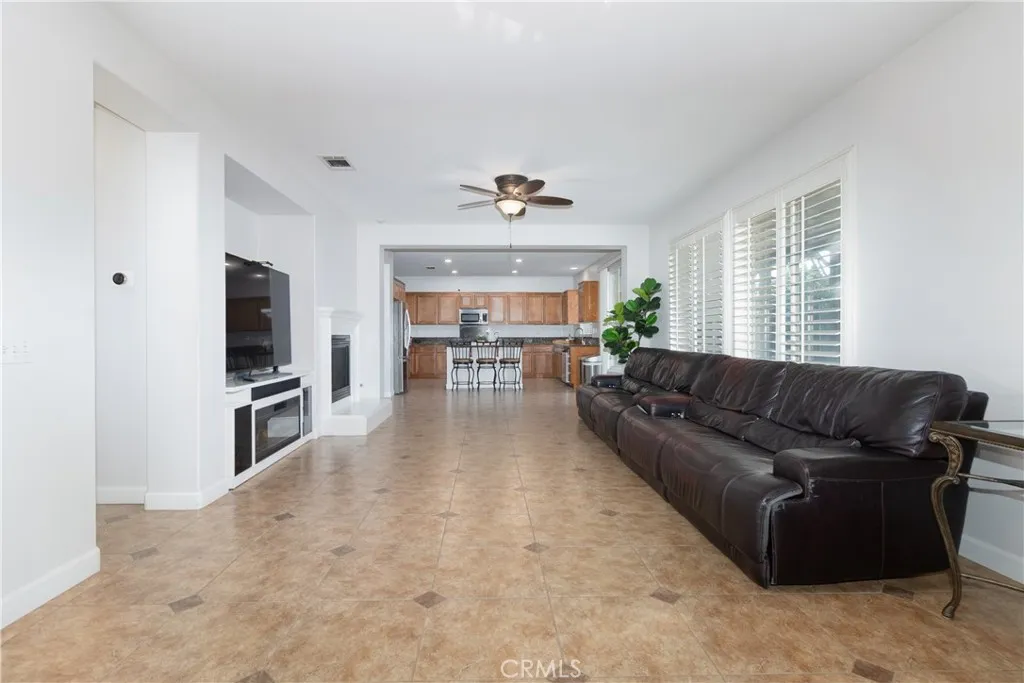 6087 Stampede, Eastvale, California 92880 home-pic-18