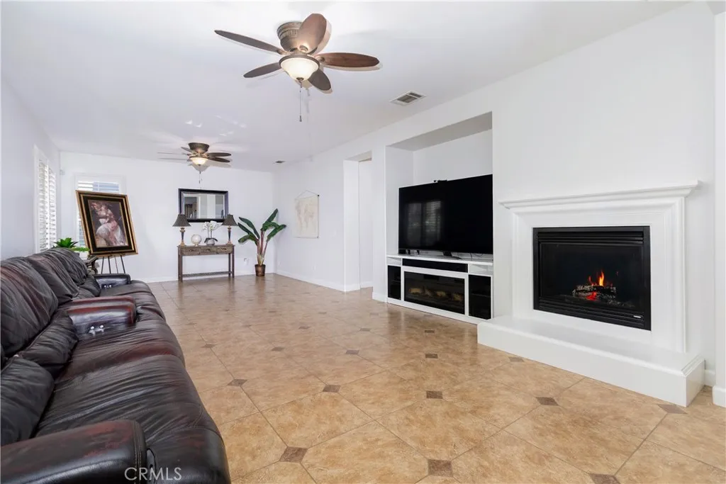 6087 Stampede, Eastvale, California 92880 home-pic-16
