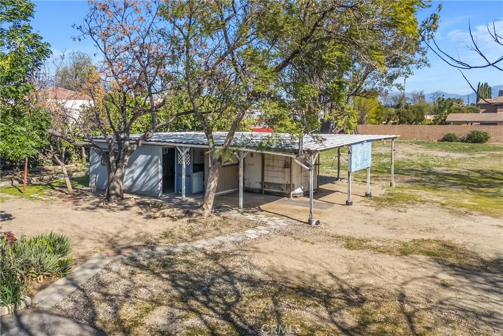 193 N Maple Avenue, Fontana, California 92335 home-pic-21