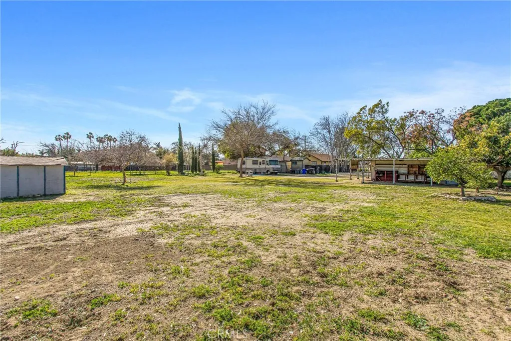 193 N Maple Avenue, Fontana, California 92335 home-pic-25