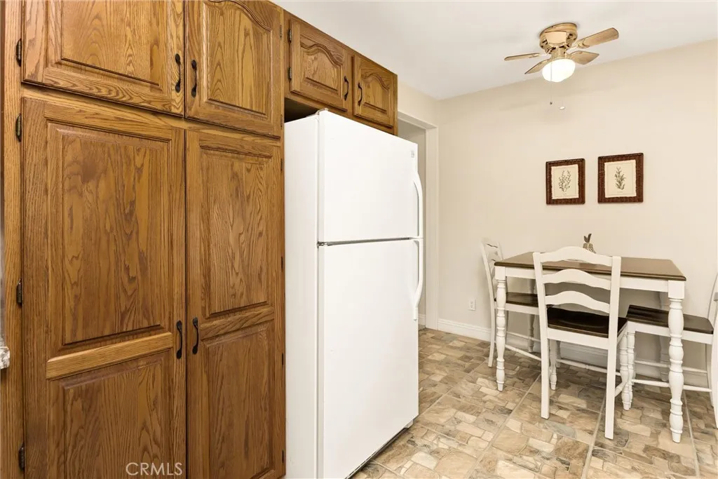 193 N Maple Avenue, Fontana, California 92335 home-pic-7
