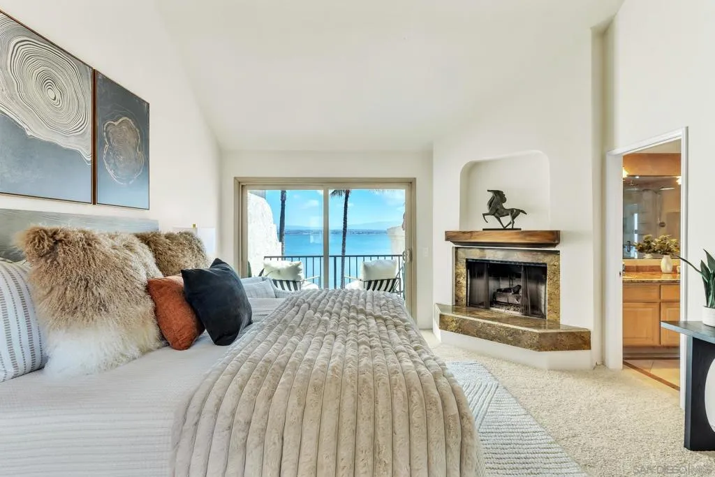 57 Tunapuna Ln, Coronado, California 92118 home-pic-32