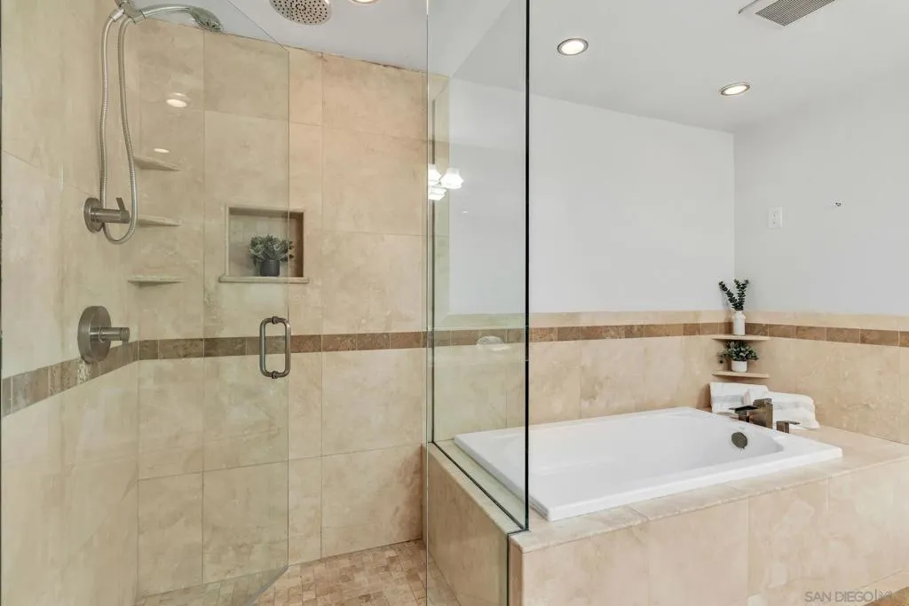 57 Tunapuna Ln, Coronado, California 92118 home-pic-40