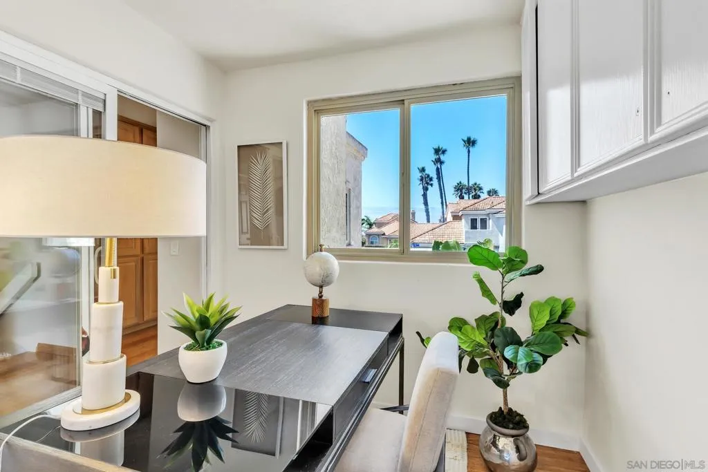 57 Tunapuna Ln, Coronado, California 92118 home-pic-36
