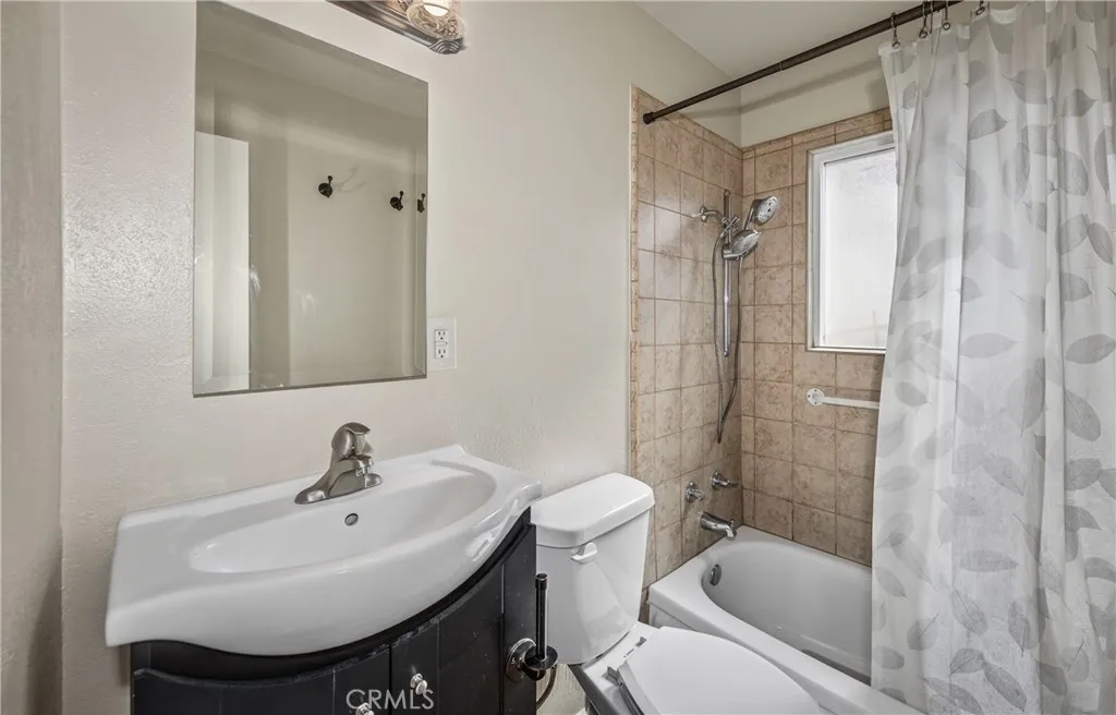 48 N Center Street 48, Redlands, California 92373 home-pic-14