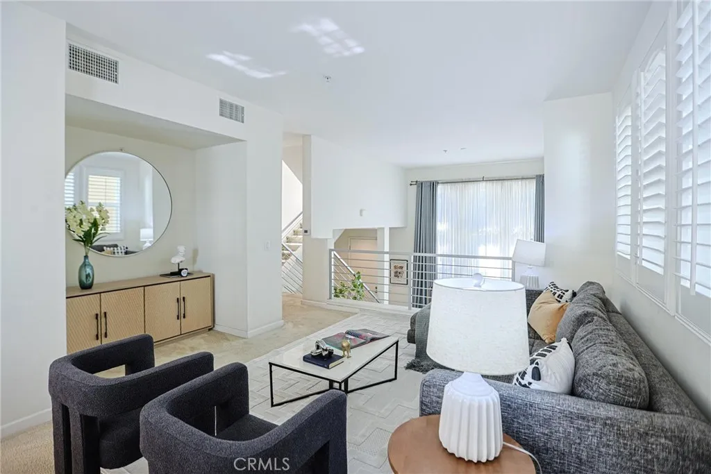 347 E Memory, Santa Ana, California 92705 home-pic-18