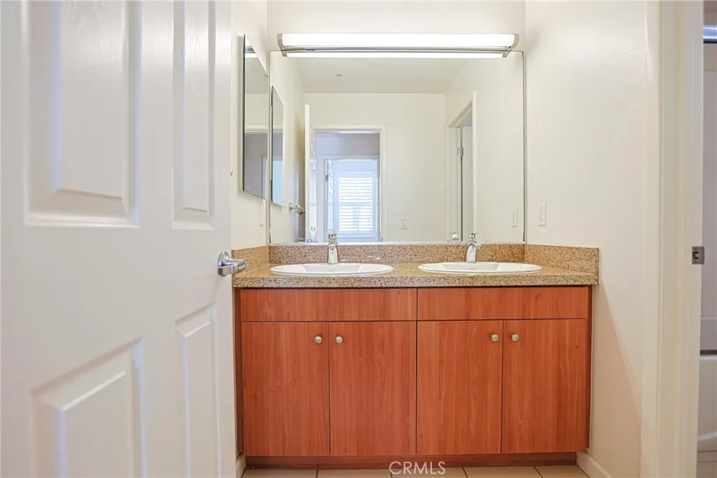 347 E Memory, Santa Ana, California 92705 home-pic-42