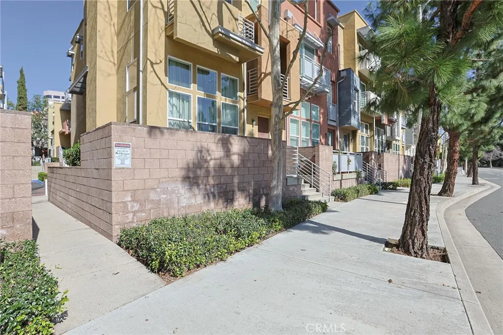347 E Memory, Santa Ana, California 92705 home-pic-4