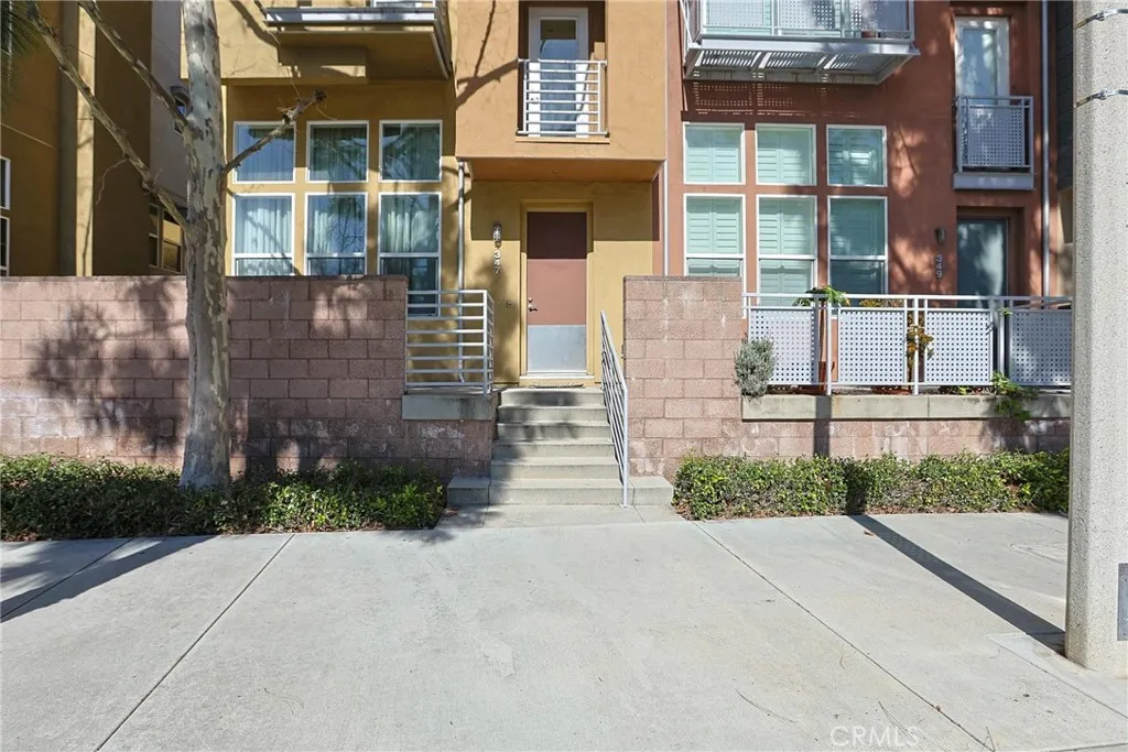 347 E Memory, Santa Ana, California 92705 home-pic-6