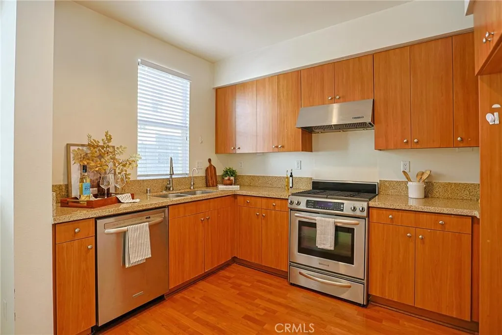 347 E Memory, Santa Ana, California 92705 home-pic-22