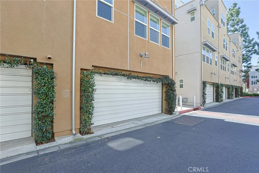 347 E Memory, Santa Ana, California 92705 home-pic-68