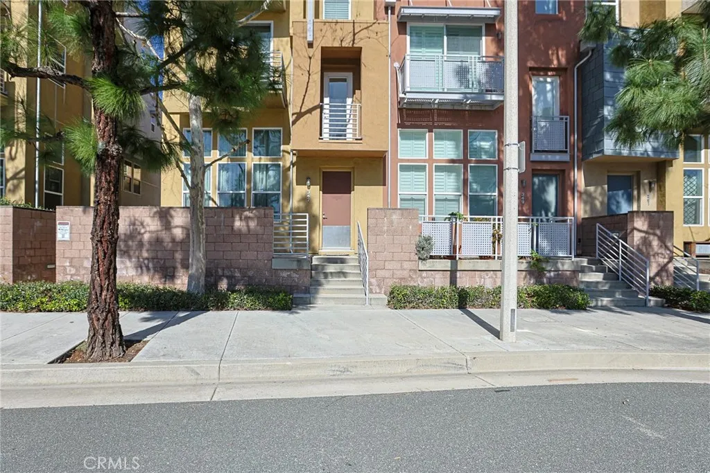347 E Memory, Santa Ana, California 92705 home-pic-1