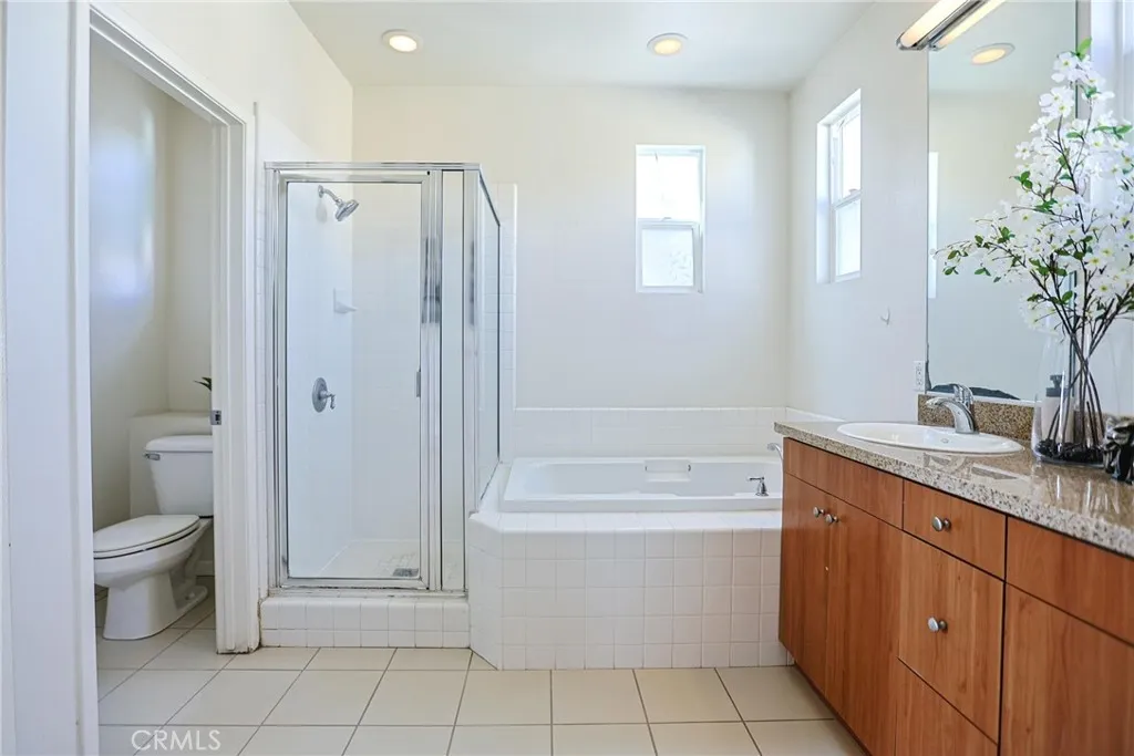 347 E Memory, Santa Ana, California 92705 home-pic-52