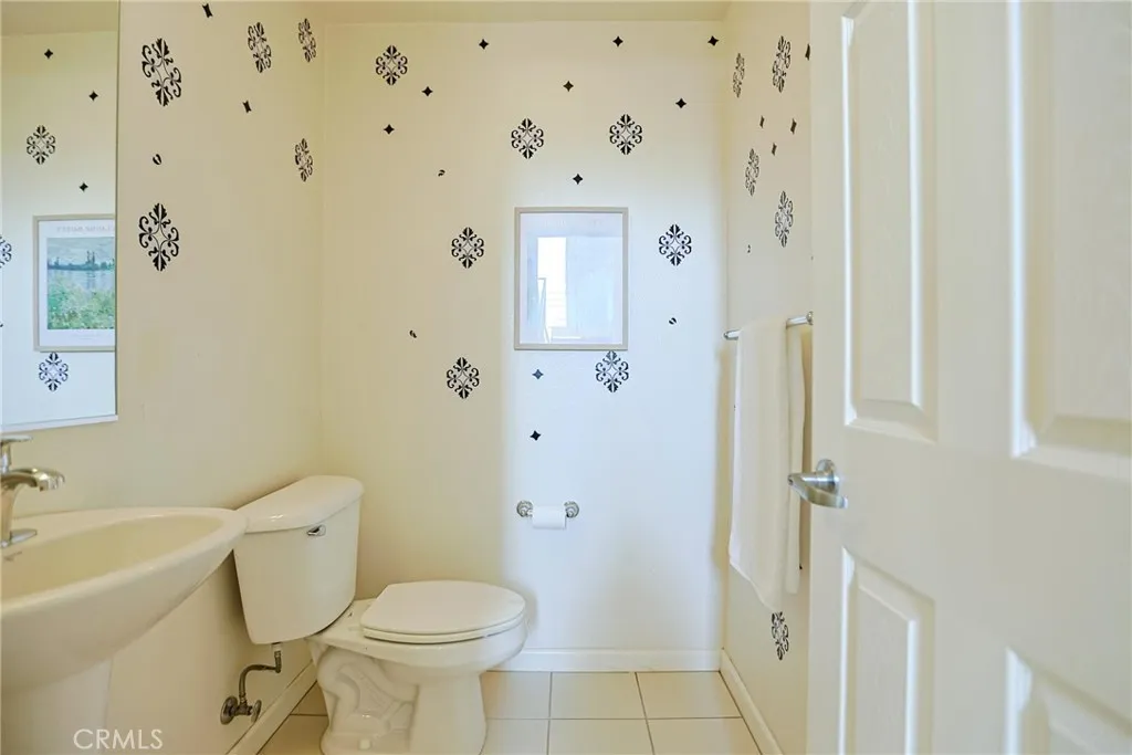 347 E Memory, Santa Ana, California 92705 home-pic-28