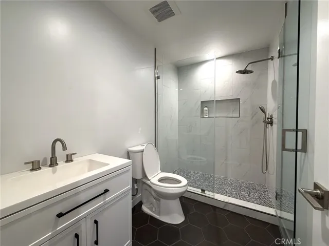 Bathroom angle 1