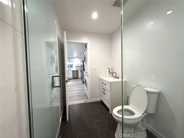 Bathroom angle 2