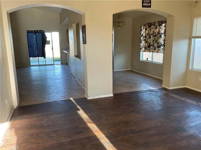 15536 Jojoba, Victorville, California 92394