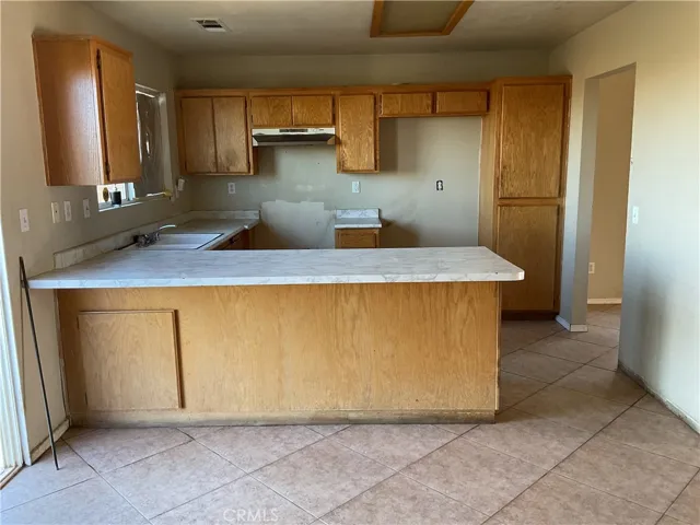 15536 Jojoba, Victorville, California 92394