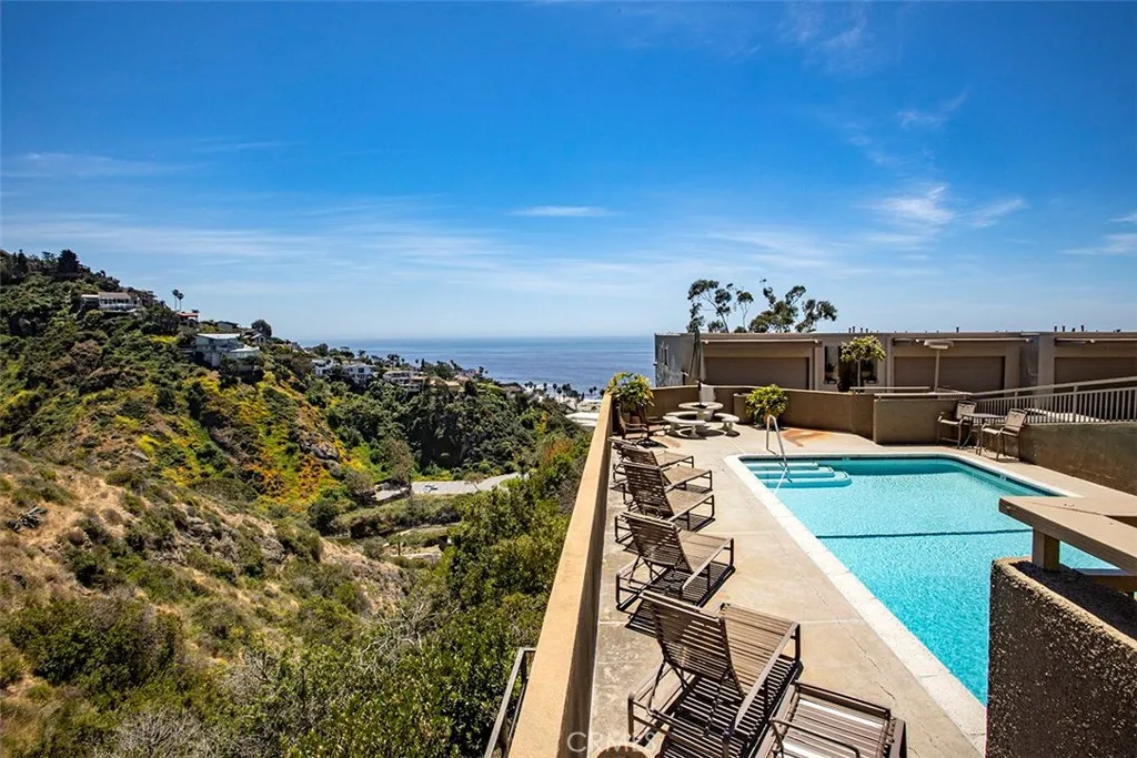 A peek at the canyon and the beach below.
