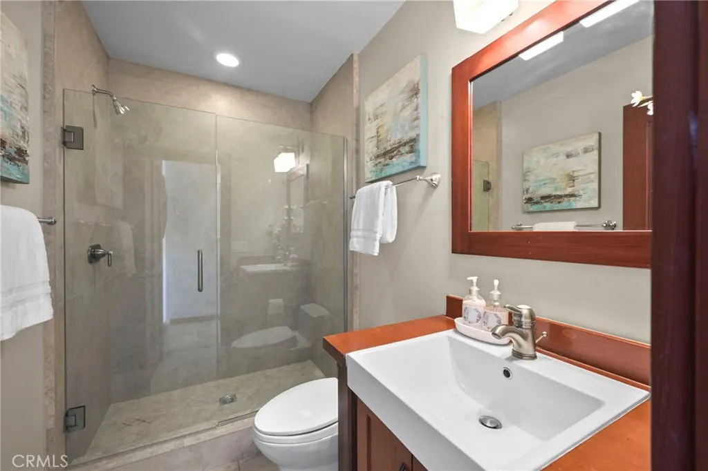 Remodeled bathroom, that was a 1/2 bath but now with a walk-in shower!