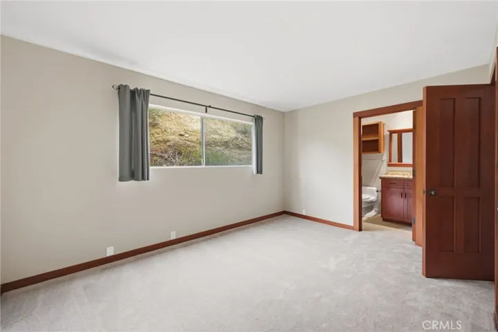 2nd en-suite bedroom with new carpeting.