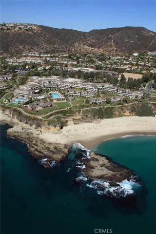 Great beaches nearby to visit and wonderful tide pools to explore.