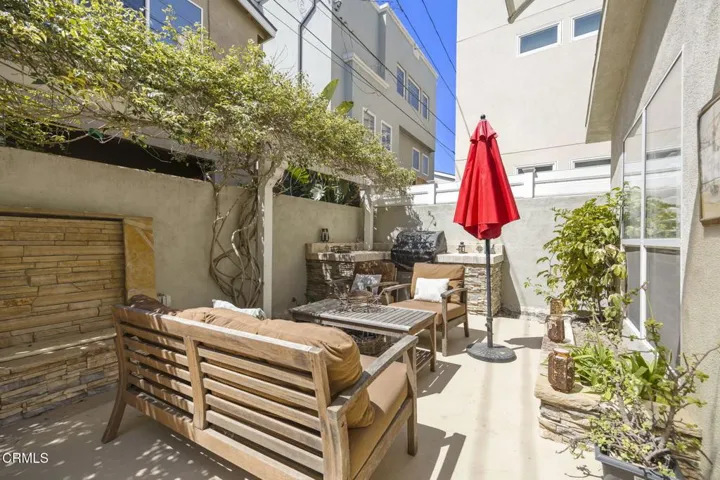 36-web-or-mls-Upmarketmedia_2125Pir-114