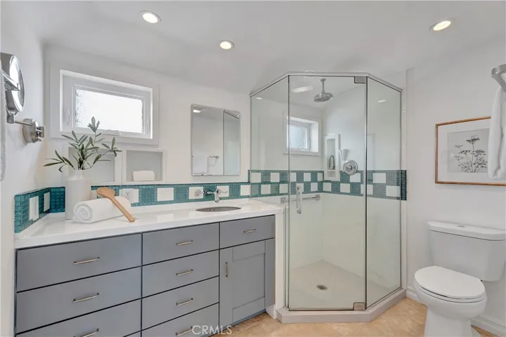 5th bathroom
