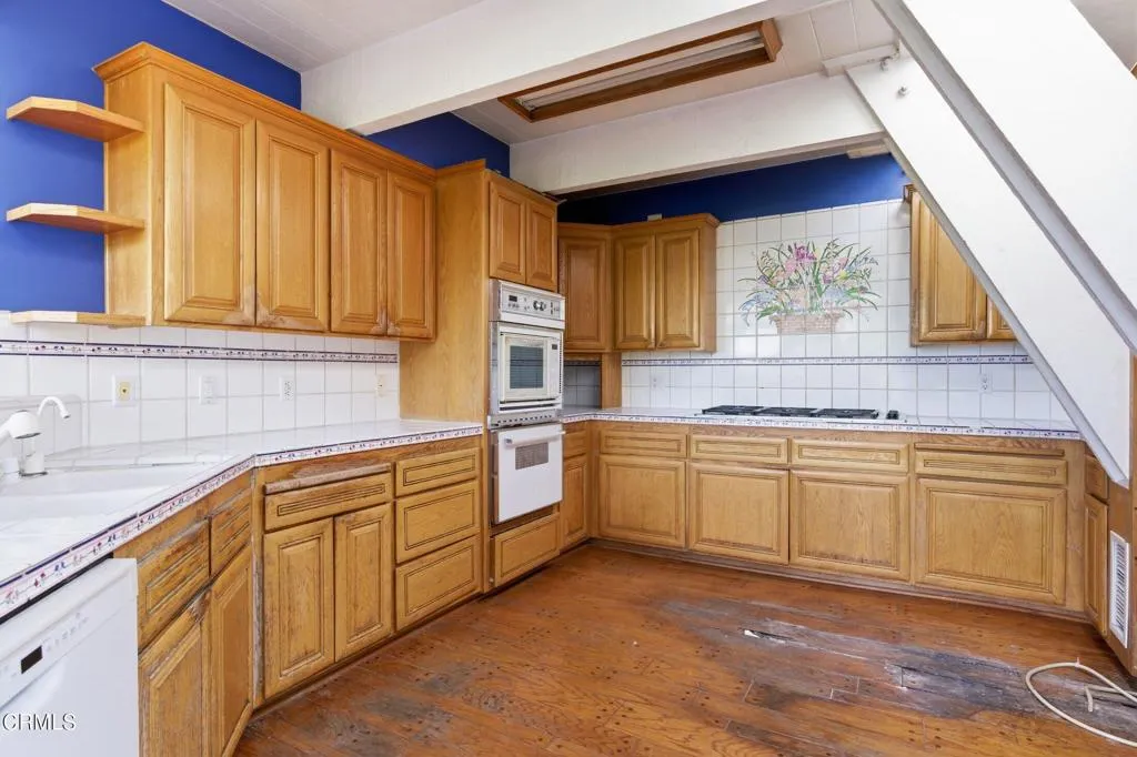5060 Campo Road, Woodland Hills, California 91364 home-pic-14