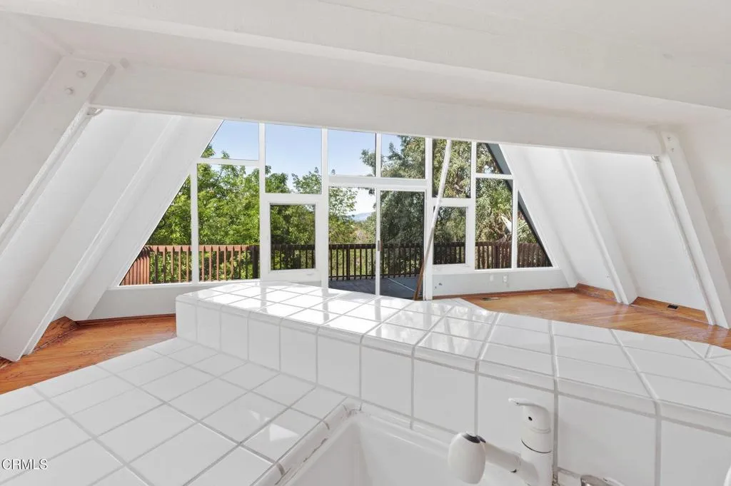 5060 Campo Road, Woodland Hills, California 91364 home-pic-19