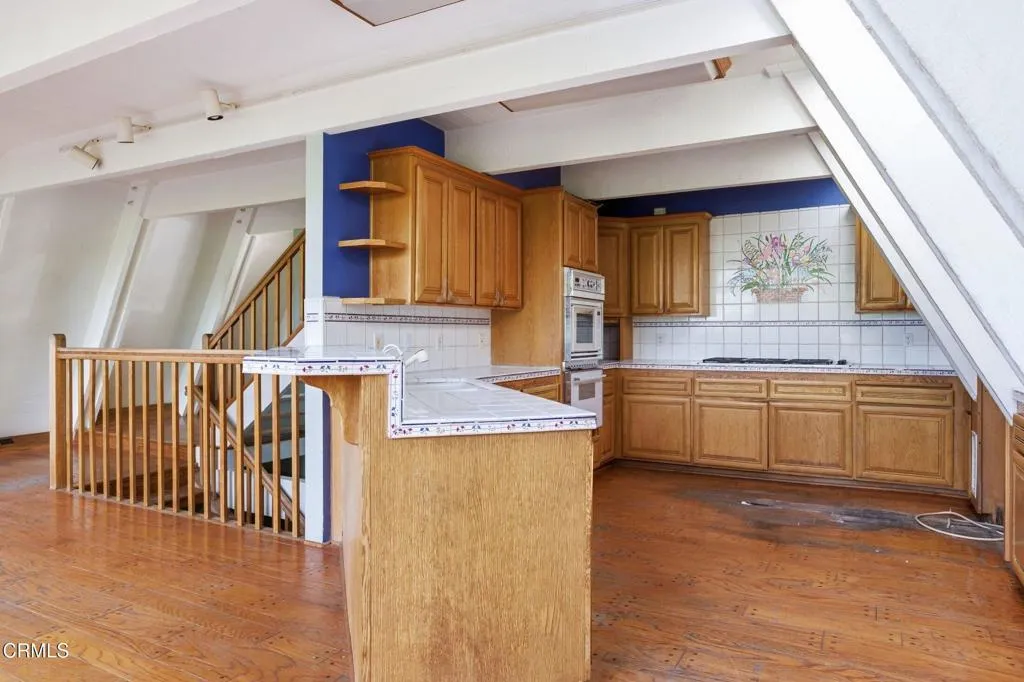 5060 Campo Road, Woodland Hills, California 91364 home-pic-13