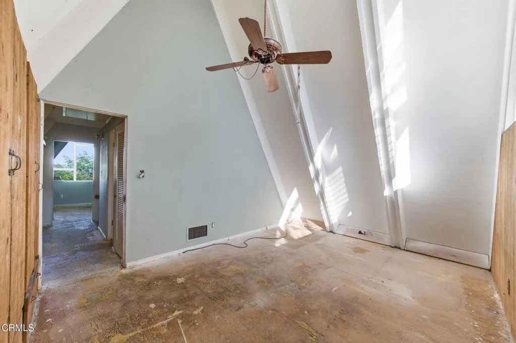 5060 Campo Road, Woodland Hills, California 91364 home-pic-34