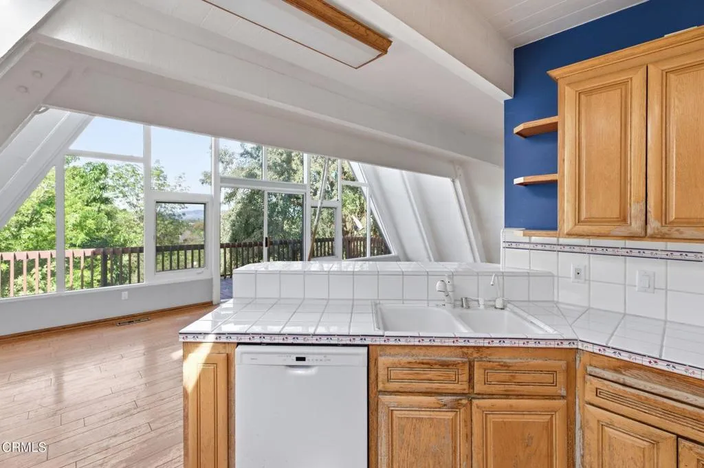 5060 Campo Road, Woodland Hills, California 91364 home-pic-18