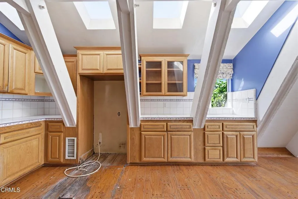 5060 Campo Road, Woodland Hills, California 91364 home-pic-17