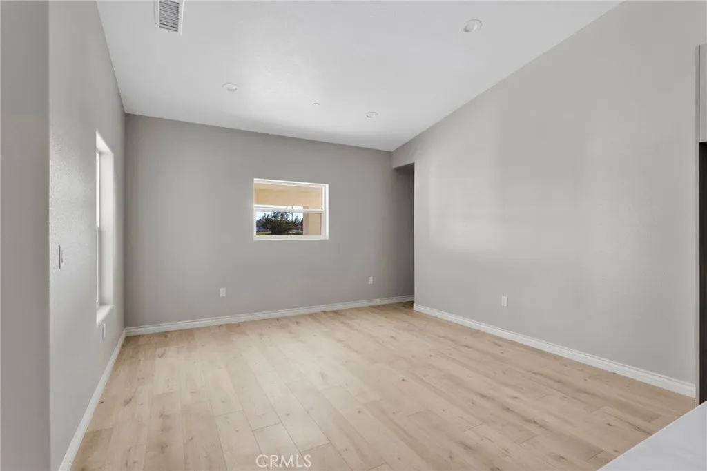 15179 Olive St, Hesperia, California 92345 home-pic-15